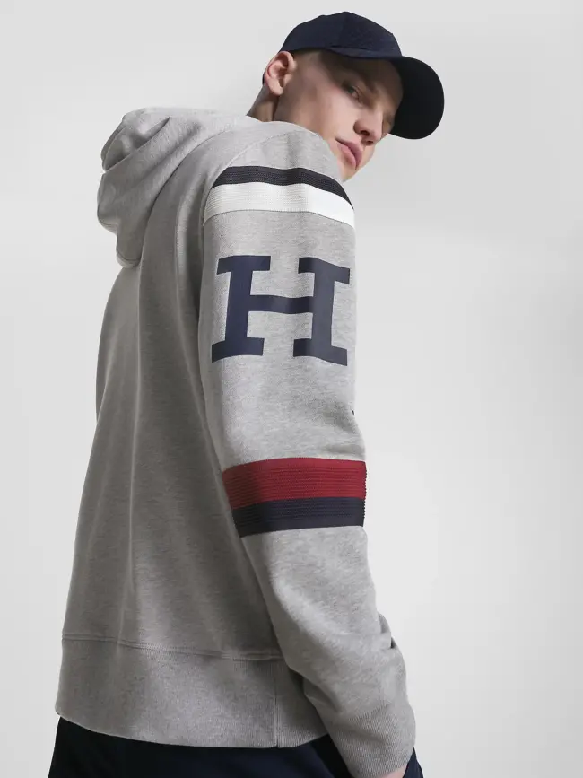 MW0MW31489-FELPA-CAPPUCCIO-GLOBAL-STRIPE-GRIGIA-TOMMY-HILFIGER-UOMO-4